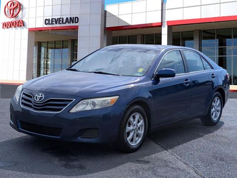 Used 2011 Toyota Camry LE FWD image 4