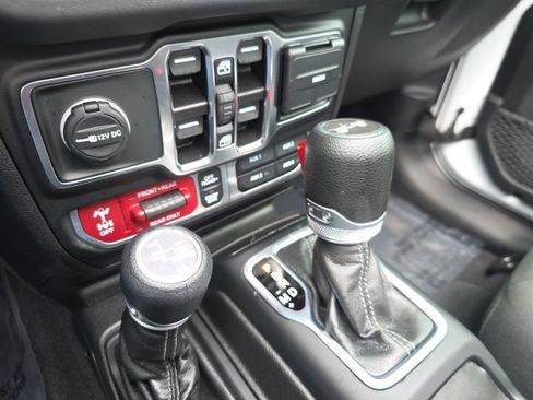 Used 2025 Jeep Wrangler Unlimited Rubicon 4xe w/ Safety Group AWD/4WD image 35
