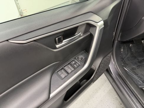 Used 2025 Toyota RAV4 XLE AWD/4WD image 14