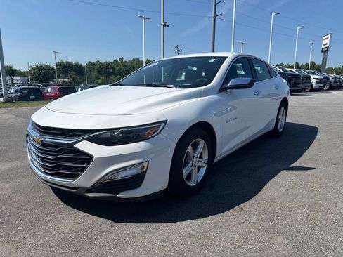 Used 2024 Chevrolet Malibu LS w/ Driver Confidence Package FWD image 3