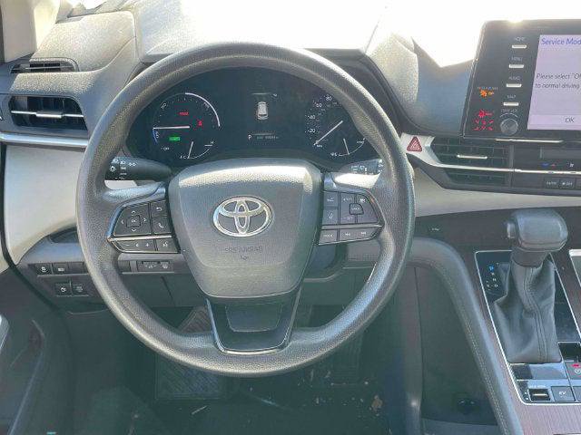 Certified 2022 Toyota Sienna LE FWD image 16