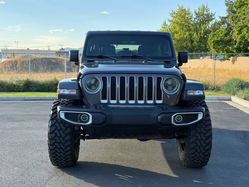 Used 2018 Jeep Wrangler Unlimited Sahara w/ Uconnect 4C Nav & Sound Group AWD/4WD image 5