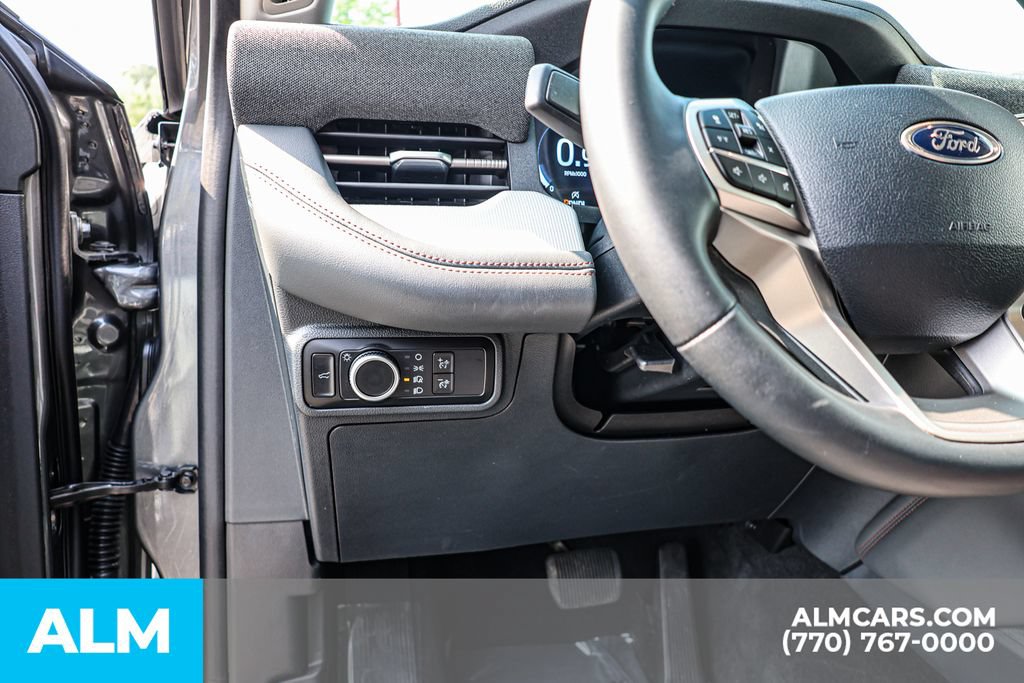Used 2025 Ford Explorer Active RWD image 27