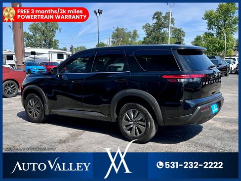 Used 2024 Nissan Pathfinder S image 5