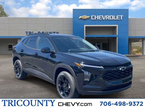New 2026 Chevrolet Trax LT w/ Midnight Edition FWD image 1