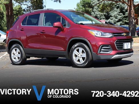 Used 2017 Chevrolet Trax LT AWD/4WD image 1