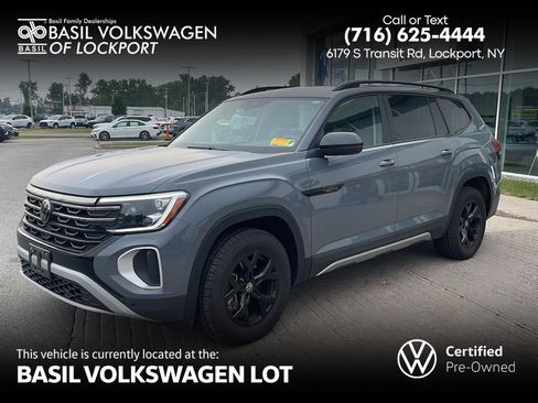 Used 2024 Volkswagen Atlas Peak Edition SE AWD/4WD image 1