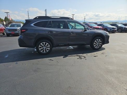 Used 2025 Subaru Outback Premium image 61
