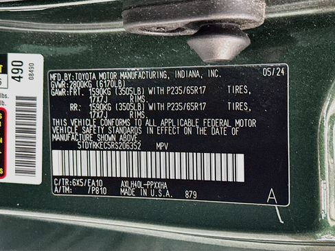 Certified 2024 Toyota Sienna XLE FWD image 32