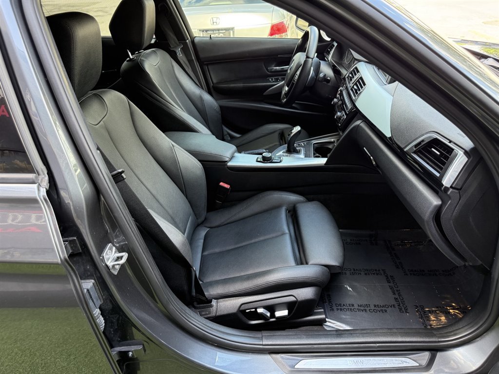 Used 2016 BMW 328i Sedan w/ Driver Assistance Package RWD image 17