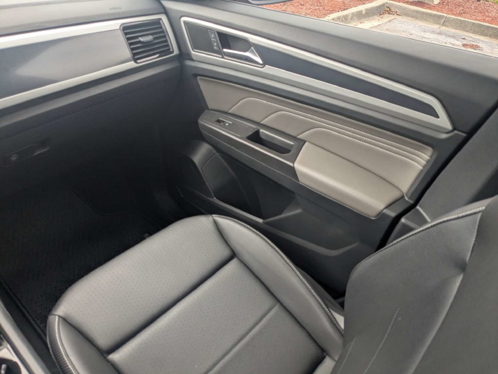 Certified 2023 Volkswagen Atlas Cross Sport SEL R-Line AWD/4WD image 24