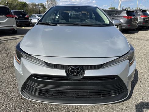 Used 2023 Toyota Corolla LE w/ Carpet Mat Package (TMS) FWD image 2