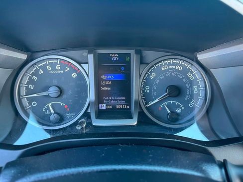 Used 2020 Toyota Tacoma TRD Off-Road image 37