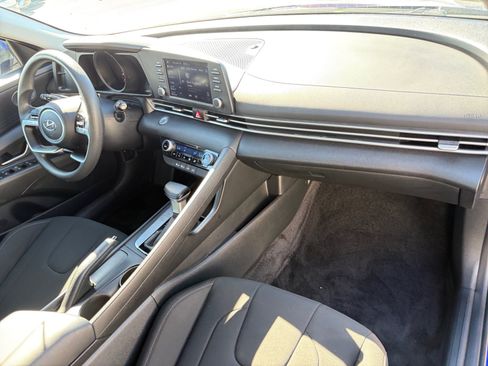 Used 2023 Hyundai Elantra SEL FWD image 31