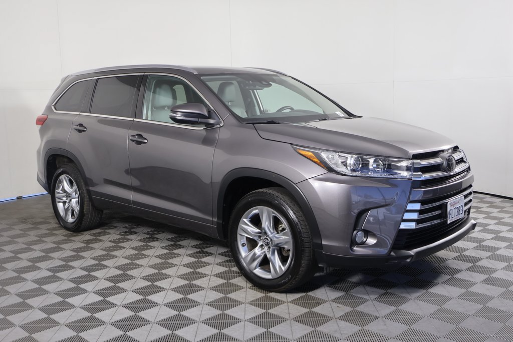 Used 2018 Toyota Highlander Limited FWD image 3
