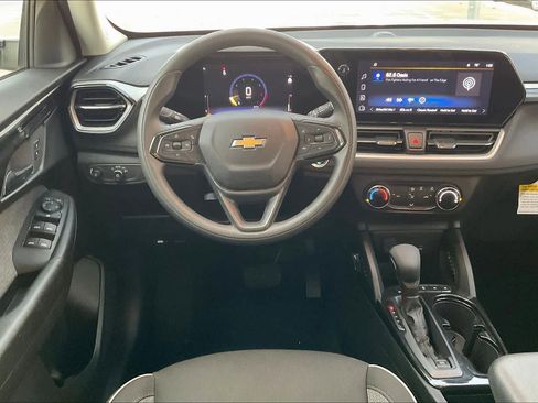 Certified 2025 Chevrolet TrailBlazer LS w/ LS Convenience Package image 6