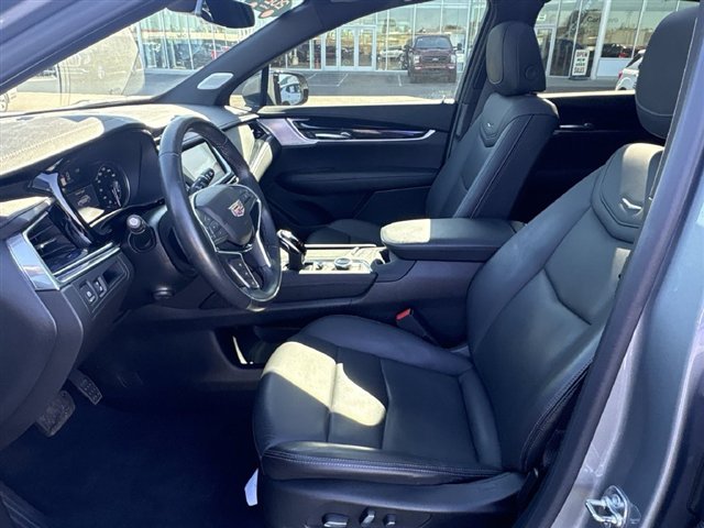 Certified 2024 Cadillac XT5 Premium Luxury w/ LPO, Floor Liner Package AWD/4WD image 20