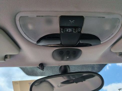 Used 2005 Chrysler Crossfire Limited RWD image 35