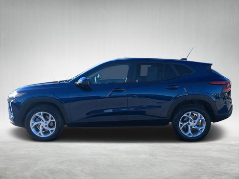 Used 2024 Chevrolet Trax LS w/ LS Convenience Package image 6