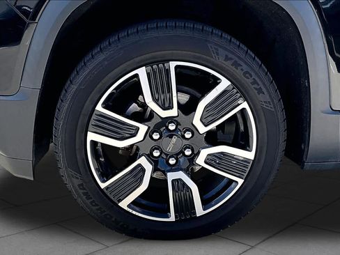 Used 2019 GMC Acadia SLT w/ Black Edition FWD image 11