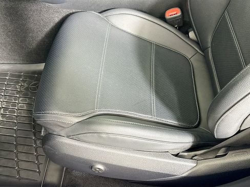 Used 2022 Mercedes-Benz C 300 4MATIC Sedan image 19