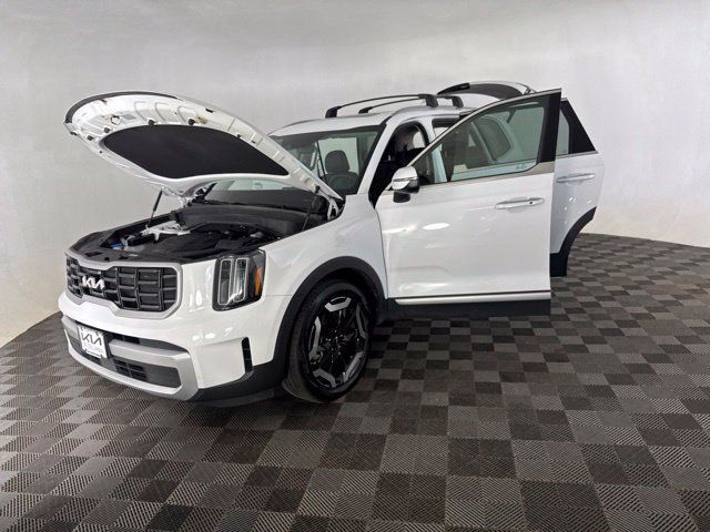 Certified 2025 Kia Telluride S AWD/4WD image 12