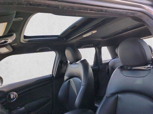 Used 2016 MINI Cooper 4-Door Hardtop image 14