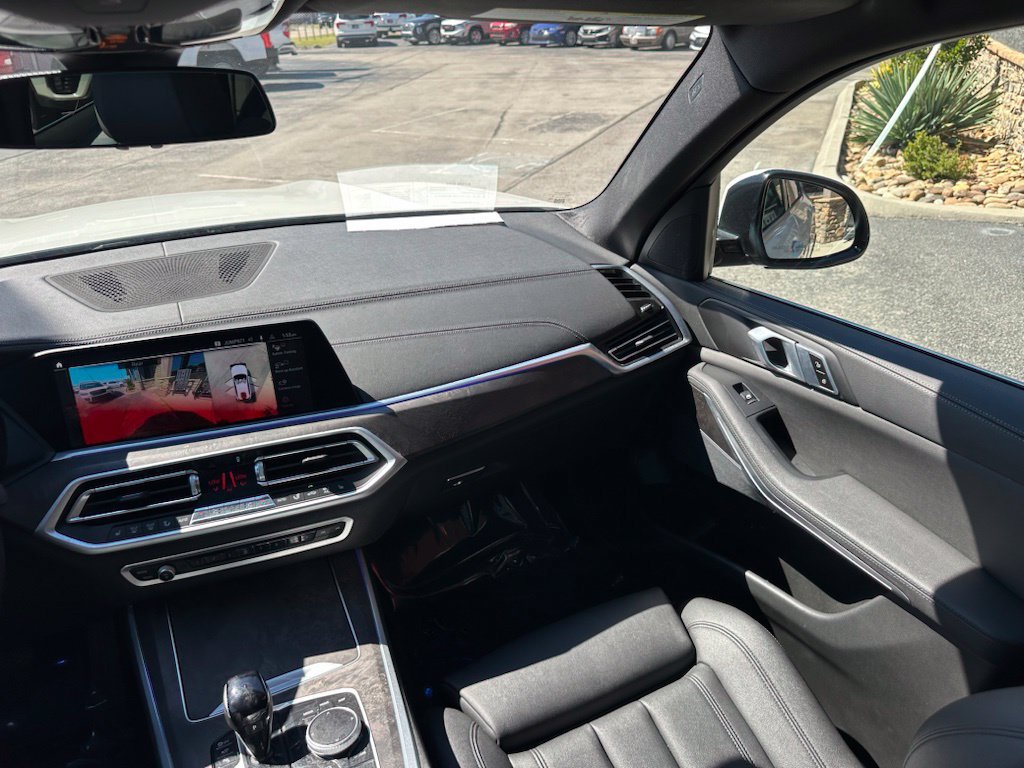 Used 2022 BMW X5 xDrive40i w/ Climate Comfort Package AWD/4WD image 36