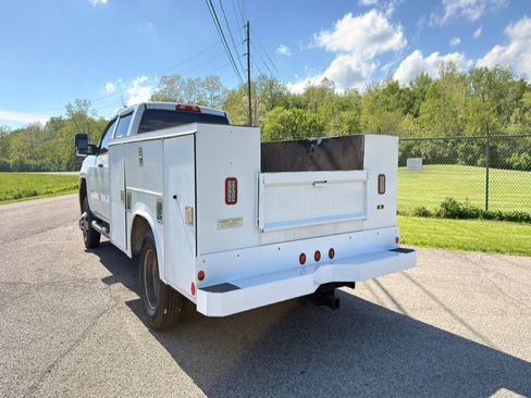 Used 2019 Chevrolet Silverado 3500 W/T w/ WT Convenience Package AWD/4WD image 2
