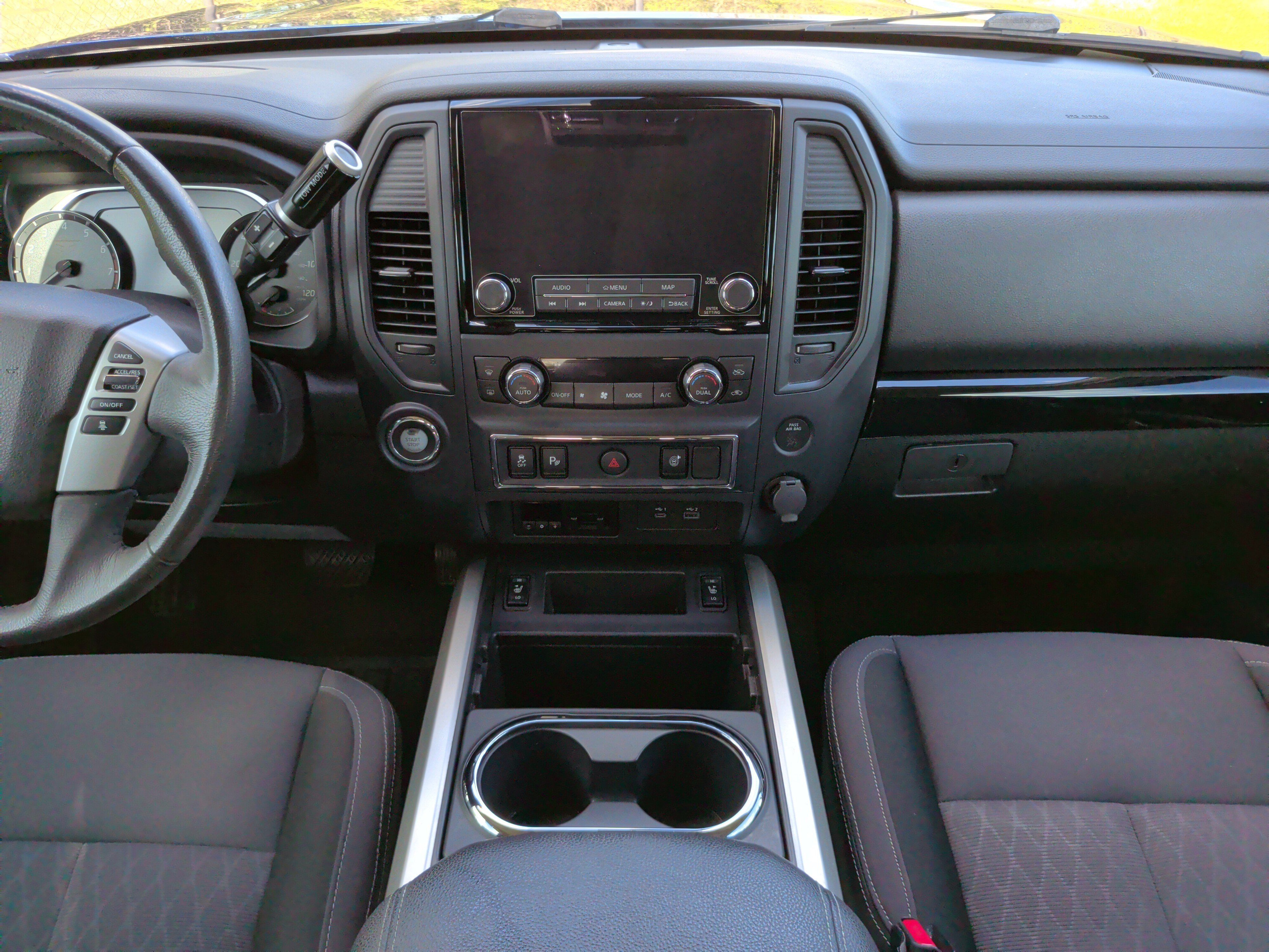 Used 2022 Nissan Titan SV w/ SV Convenience Package RWD image 32