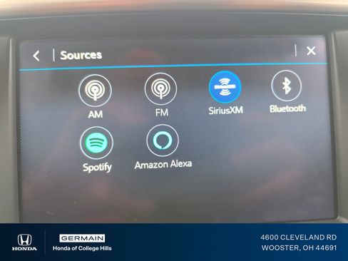 Used 2023 GMC Acadia Denali w/ Denali Technology Package AWD/4WD image 8
