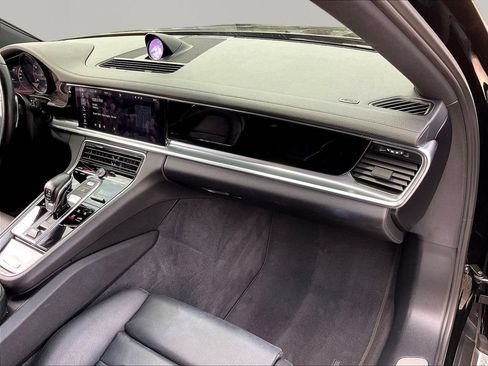 Used 2020 Porsche Panamera image 29