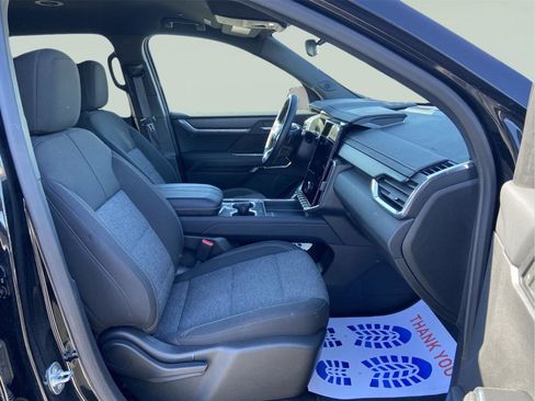 Used 2025 GMC Acadia Elevation image 48