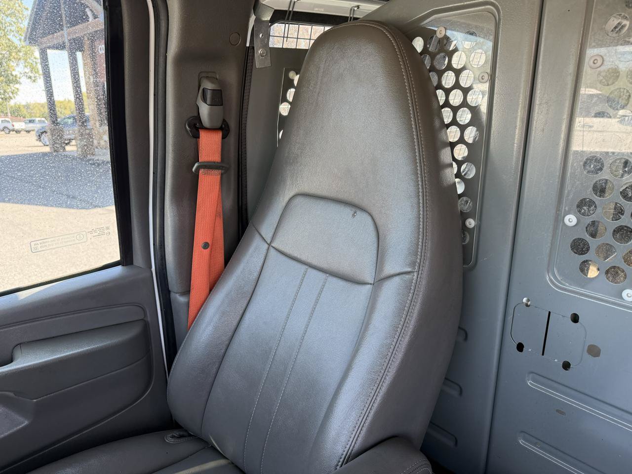 Used 2015 Chevrolet Express 2500 RWD image 14