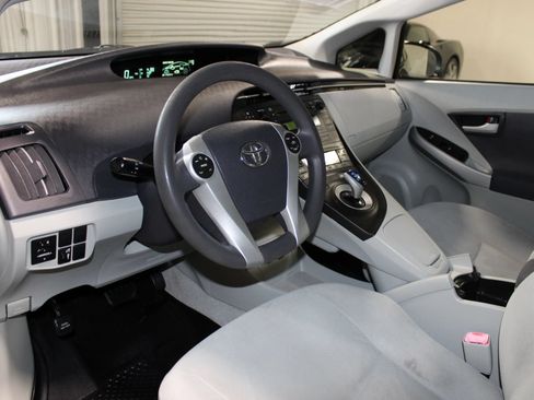 Used 2010 Toyota Prius Two FWD image 21