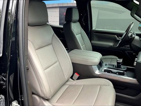 Used 2023 GMC Sierra 1500 SLT w/ SLT Convenience Package image 7