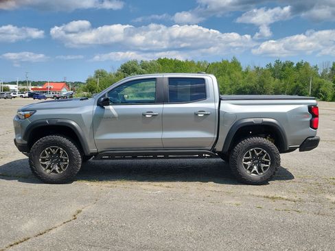 Used 2026 Chevrolet Colorado ZR2 w/ Technology Package AWD/4WD image 8