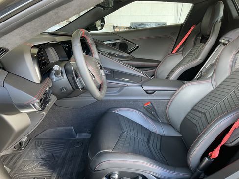 Used 2024 Chevrolet Corvette Stingray Premium Conv w/ Stealth Interior Trim Package image 14