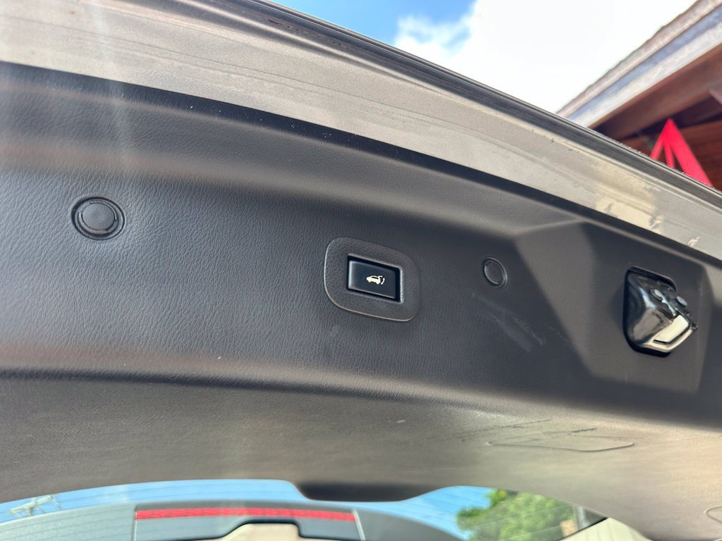 Used 2019 Nissan Armada Platinum w/ Captain's Chairs Package AWD/4WD image 11