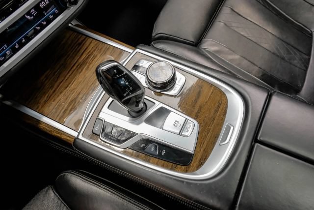 Used 2016 BMW 750i xDrive AWD/4WD image 31