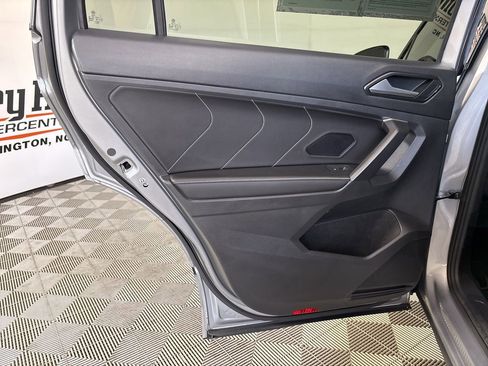 Used 2023 Volkswagen Tiguan SE R-Line FWD image 21