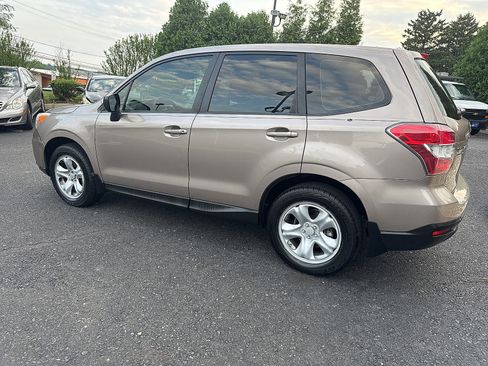 Used 2014 Subaru Forester 2.5i AWD/4WD image 9