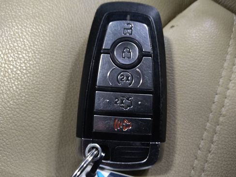 Used 2017 Ford Edge SEL w/ Equipment Group 201A FWD image 32