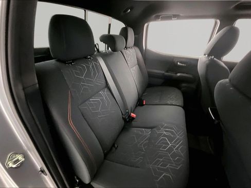 Used 2017 Toyota Tacoma TRD Off-Road w/ Premium & Technology Package image 21