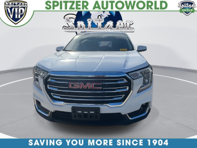 Used 2024 GMC Terrain SLT AWD/4WD image 3