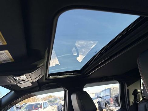 Used 2025 Nissan Frontier PRO-4X w/ Pro Premium Package image 27