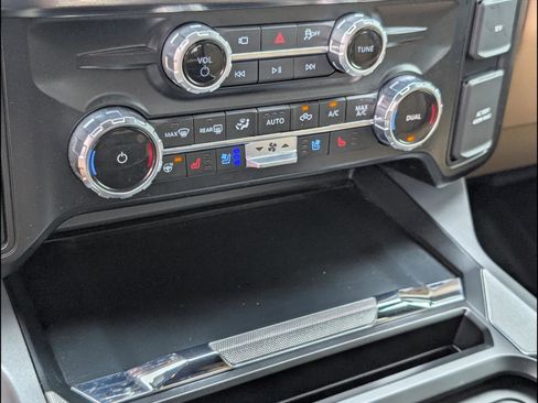 Used 2025 Ford F350 Lariat w/ Lariat Ultimate Package AWD/4WD image 13