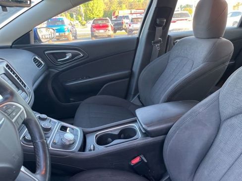 Used 2015 Chrysler 200 Limited w/ Convenience Group FWD image 10