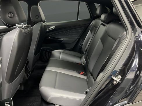 Used 2023 Volkswagen ID.4 Pro S image 23