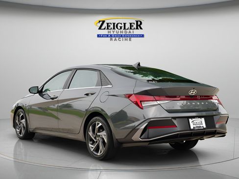 Certified 2024 Hyundai Elantra SEL w/ Convenience Package FWD image 5